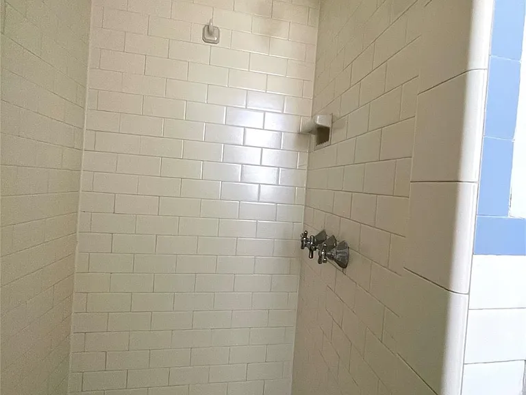 2102 Milford St #1 — Photo 18