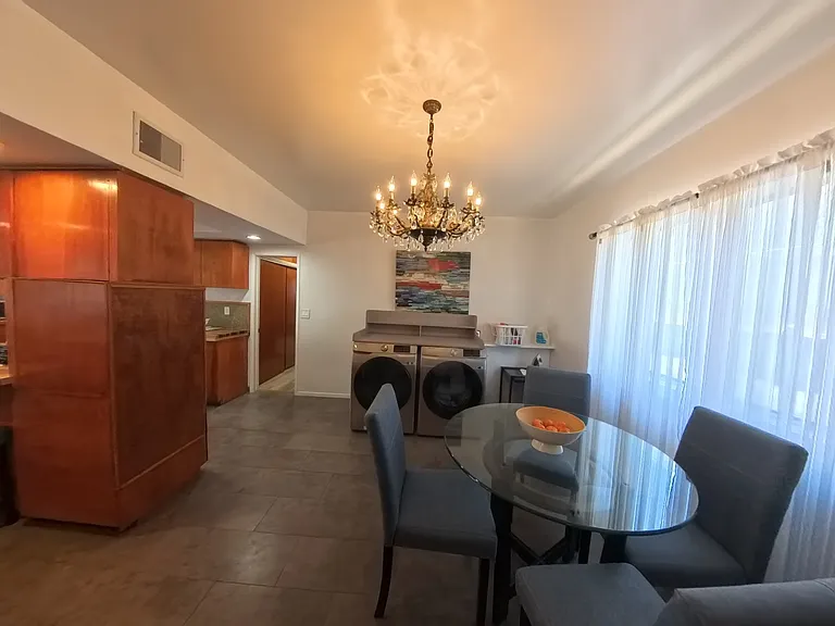 1427 Carmona Ave — Photo 24