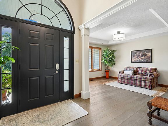 4th image of 39 White Pine Rd