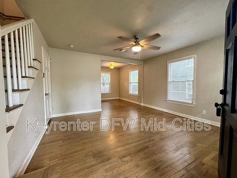 311 N Oak Cliff Blvd — Photo 2