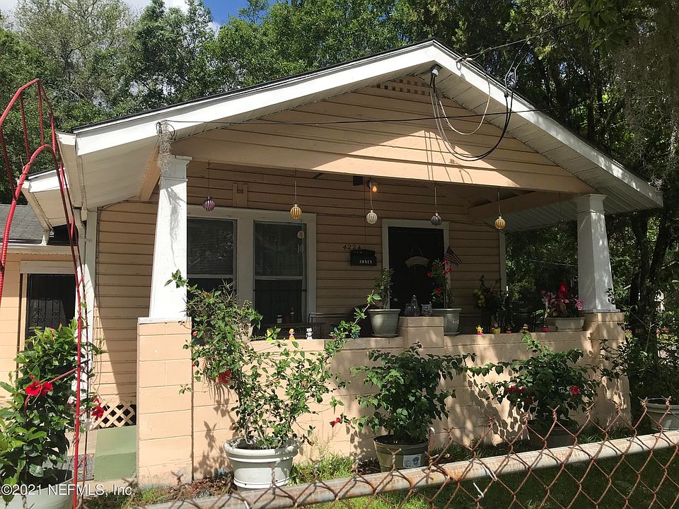 1st image of 4224 Myrtle Ave
