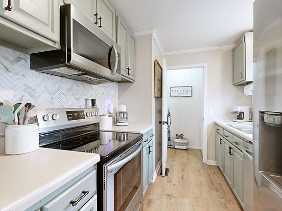 4th image of 1016 Deerfield Dr