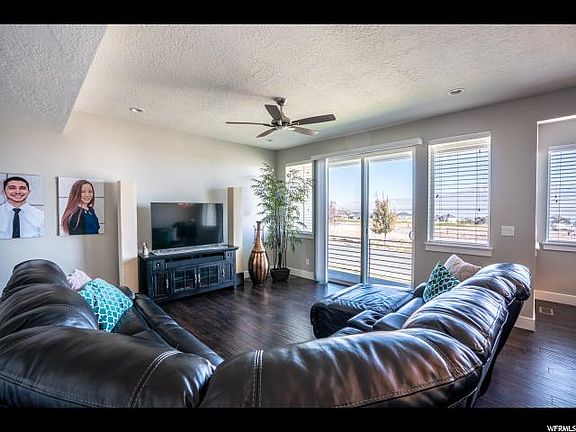 2nd image of 2326 S Long Dr