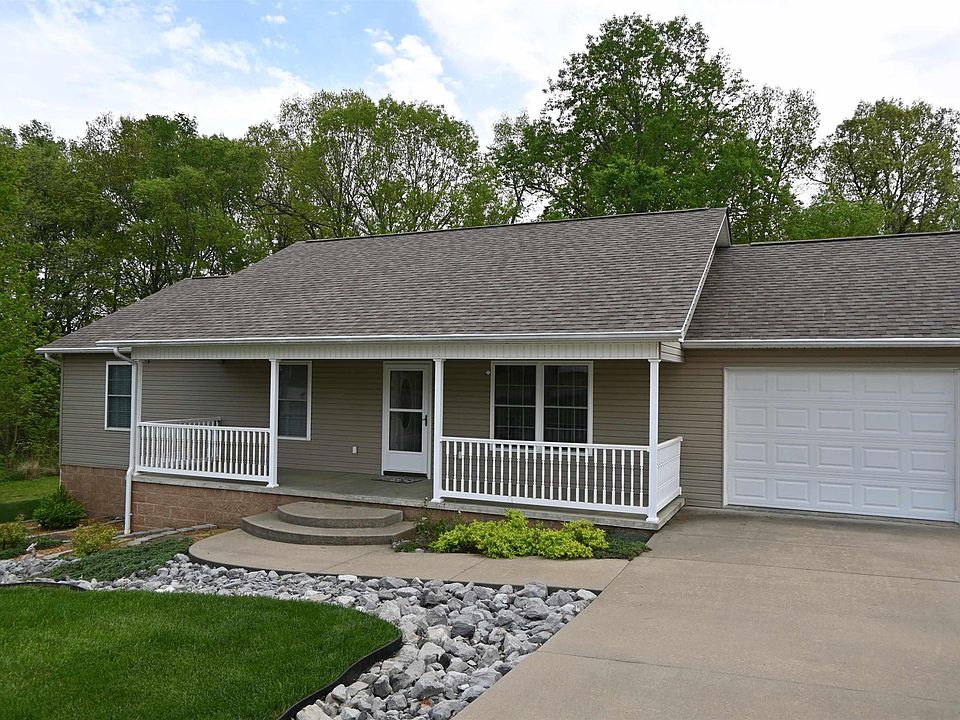 1st image of 44 Robyn Dr