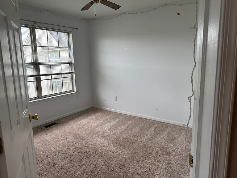 3008 Gateway Dr — Photo 11