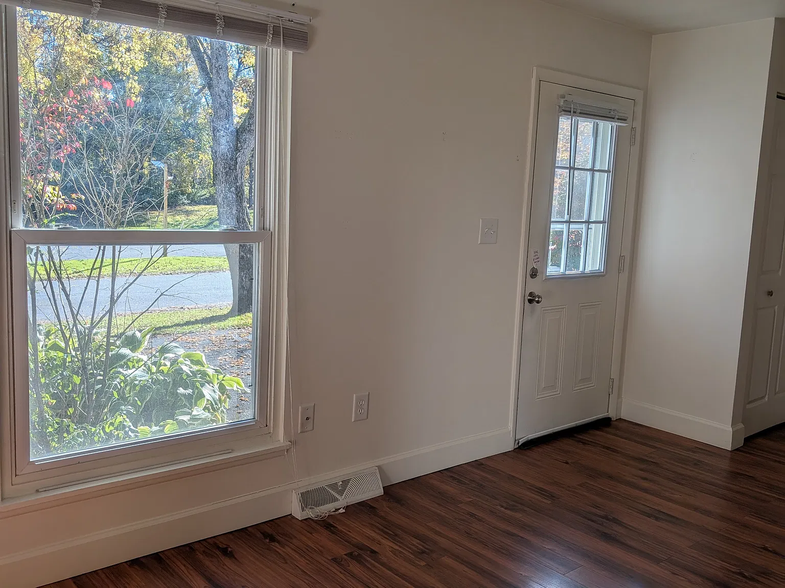 3 bed, $1,425 — Photo 2