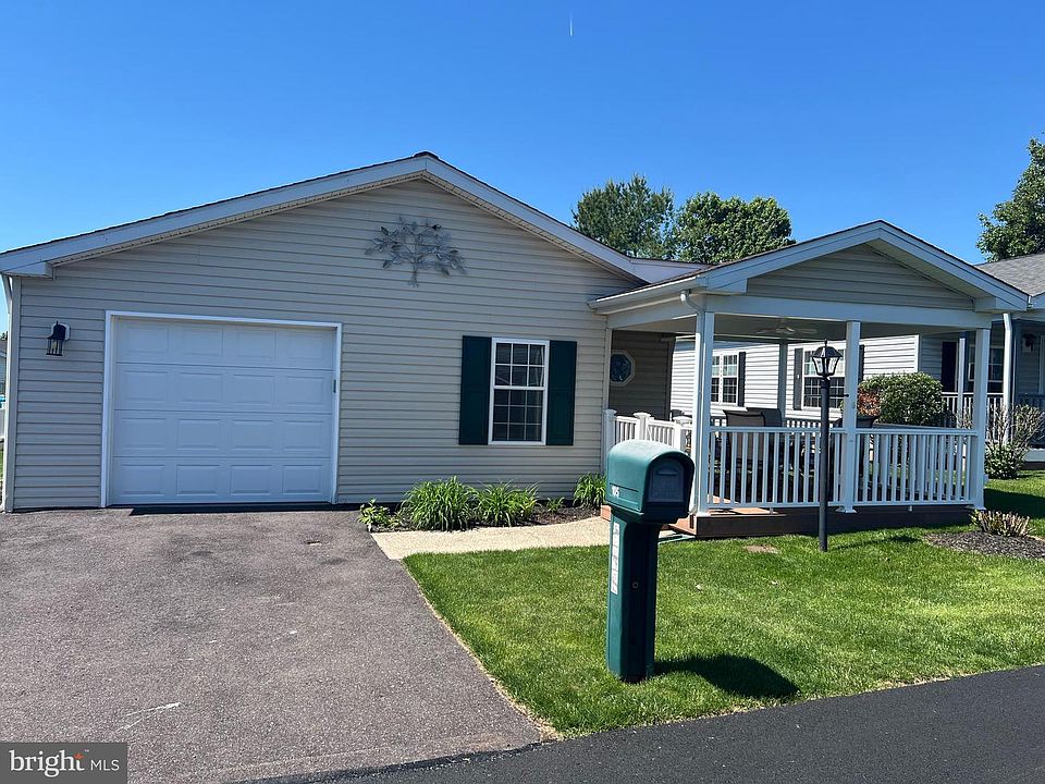 1st image of 105 Lilac Pl