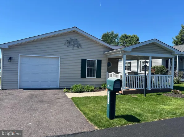 105 Lilac Pl, Royersford, PA 19468