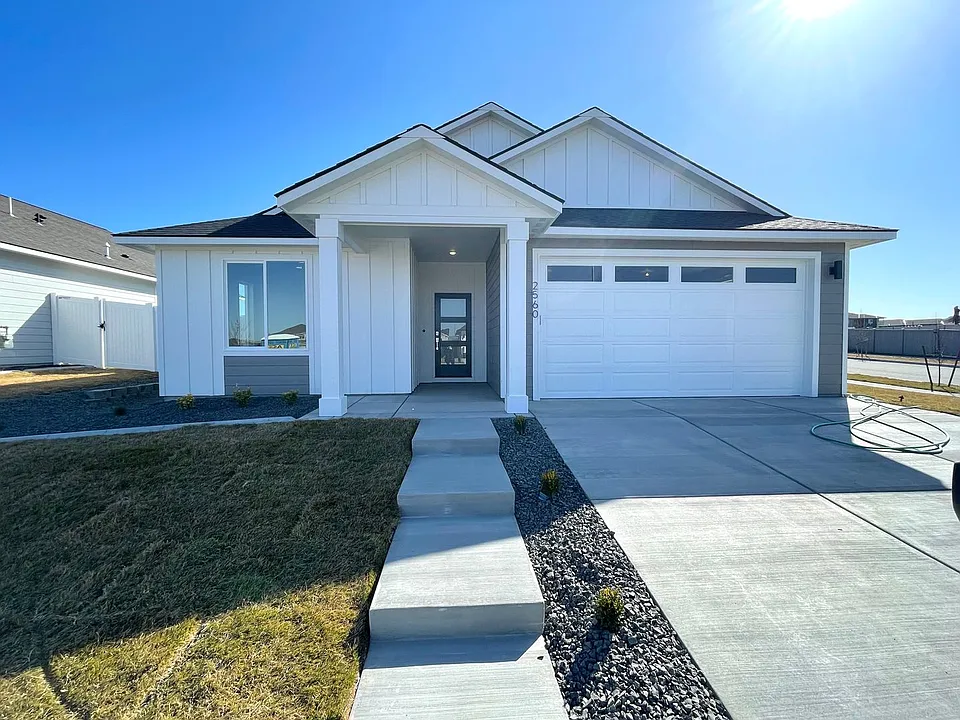 2560 Clark Ridge Dr