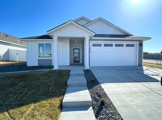 2560 Clark Ridge Dr, Richland, WA 99352