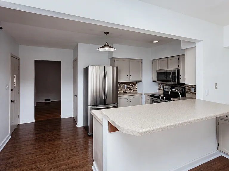 1829 Locust St — Photo 11