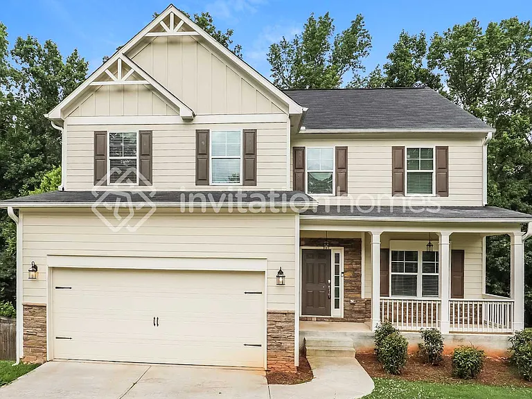 312 Stallings Dr — Photo 1