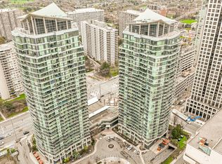 33 Elm Dr W #303, Mississauga, ON L5B 4M2