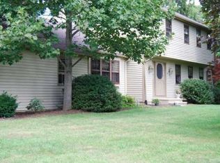 12 Farm View Dr, Madison, CT 06443