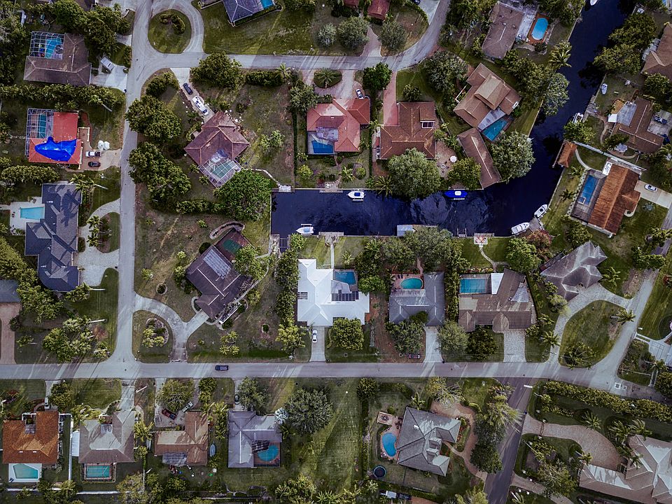 2nd image of 619 Travers Ave