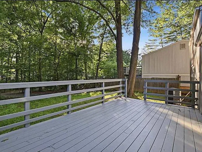 1 bed, 1.0 bath, 1300 sqft, $1,300 — Photo 3