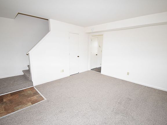 3rd image of 1500 W Knollwood Cir #D