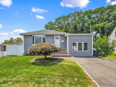257 N Alleghany Avenue, Lindenhurst, NY, 11757