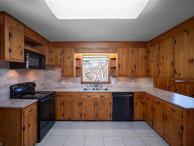 5021 Selena St — Photo 7