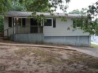 2041 Floyd Rd, Gainesville, GA 30507