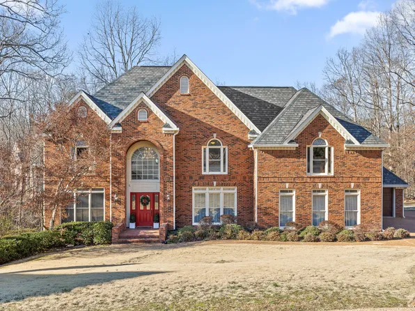 2045 Marina Cove Dr, Hixson, TN 37343