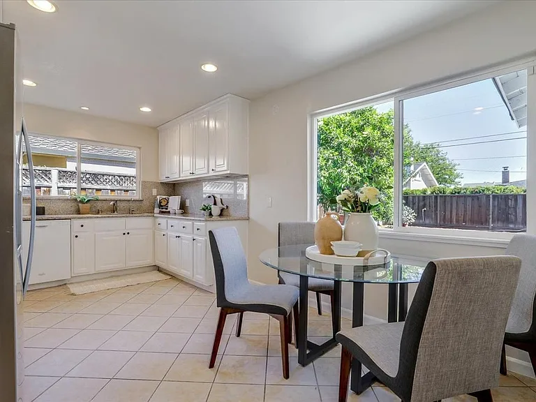 1594 Willowgate Dr — Photo 8