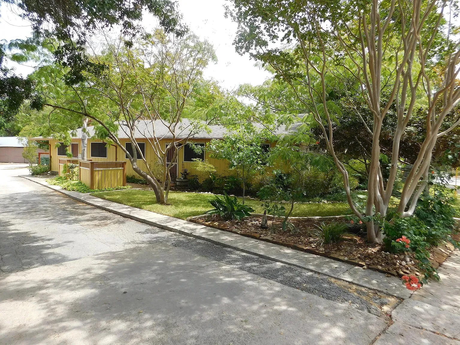 2 bed, 1.5 bath, 840 sqft, $1,465 — Photo 1