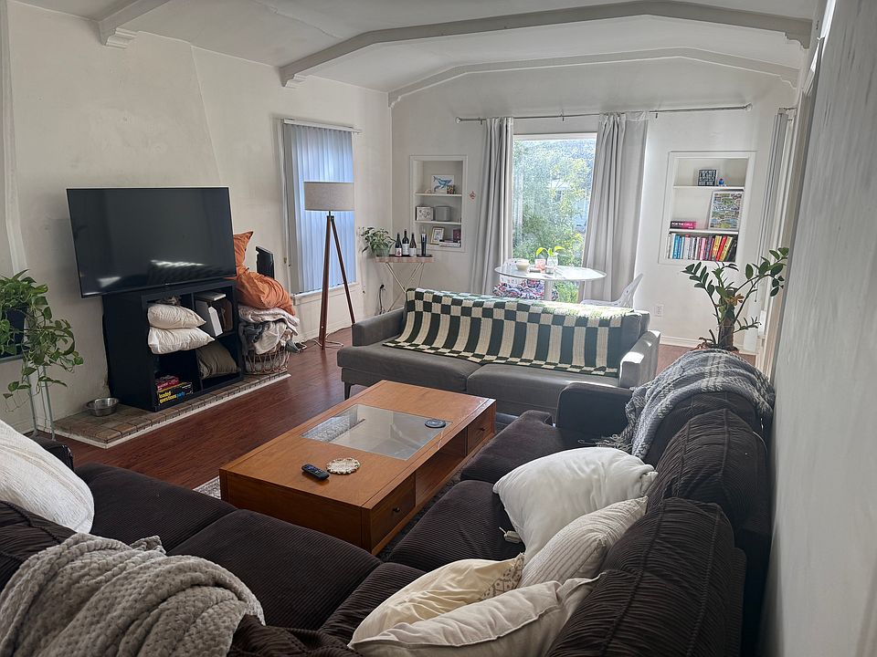 2nd image of 1704 Oliver Ave