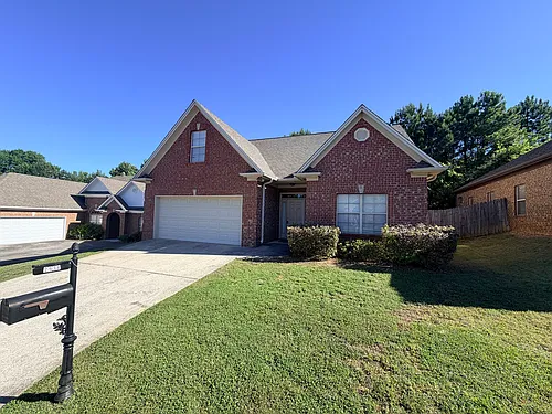 2938 Summit Dr Photo 1
