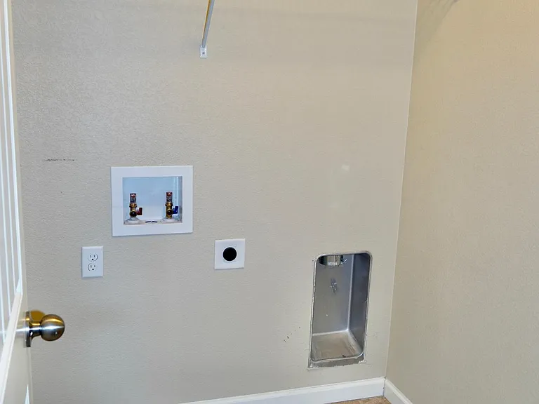 5609 Shamrock Hts — Photo 11