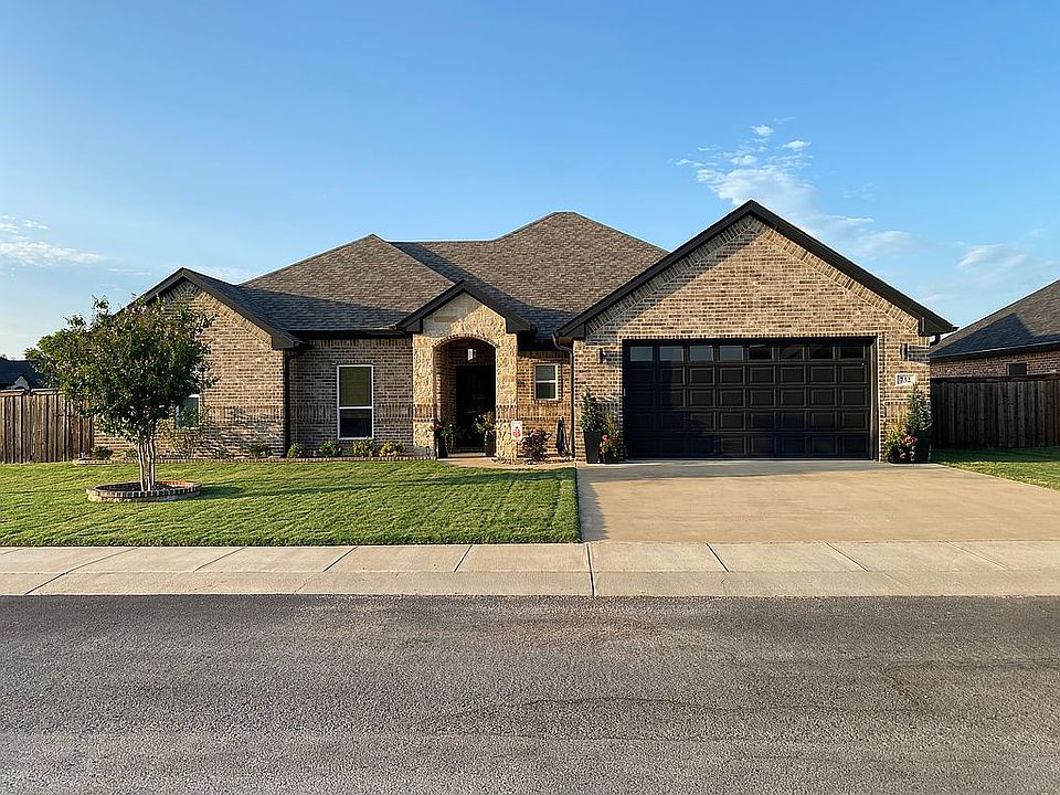 1st image of 732 Cobblestone Cir