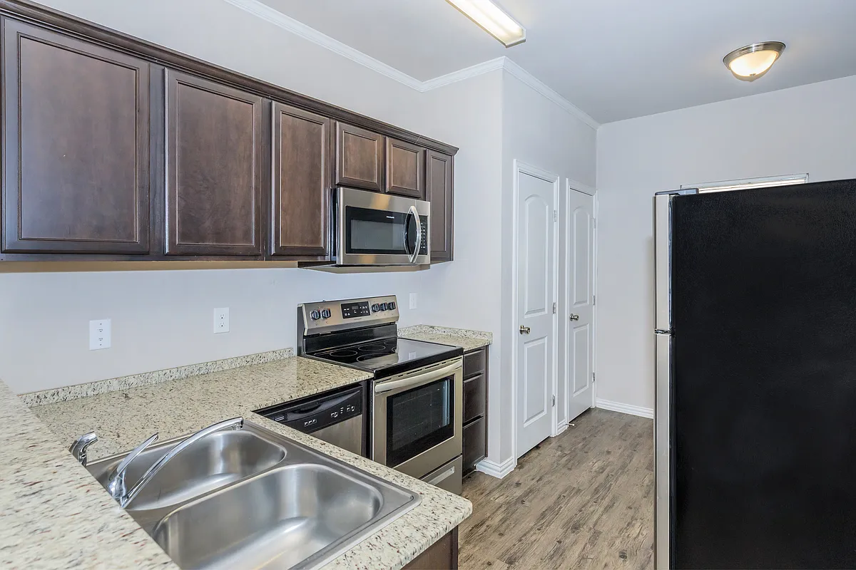 Building Photo - Creekside Townhomes
