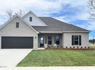 10 Red Oak Dr, Long Beach, MS 39560