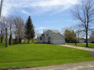 8726 Lakeview Dr, Barker, NY 14012
