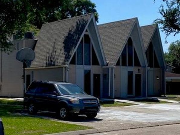101 Appletree Ln