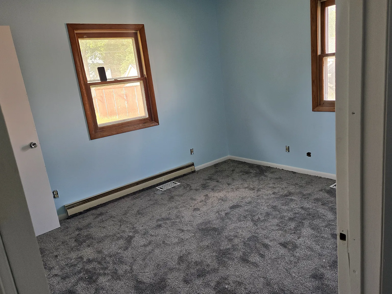 3 bed, 1.5 bath, 1232 sqft, $1,200 — Photo 2