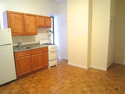 Rented by City Connections Realty | media 8