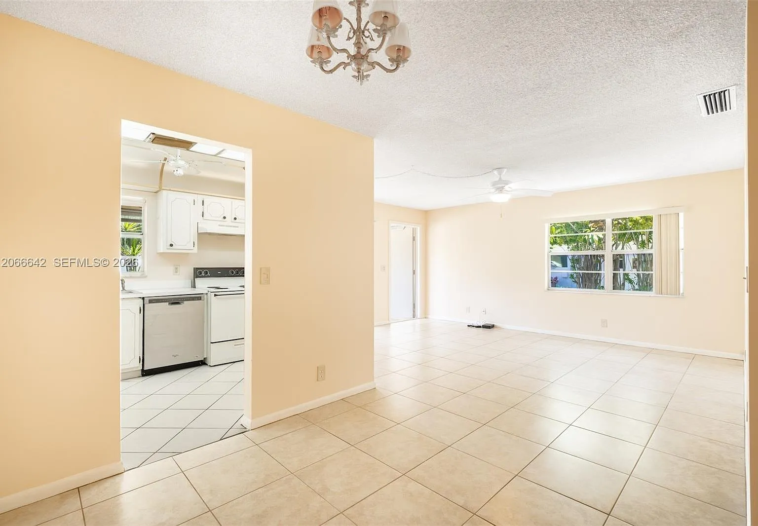2 bed, 2.0 bath, 1200 sqft, $2,100 — Photo 1
