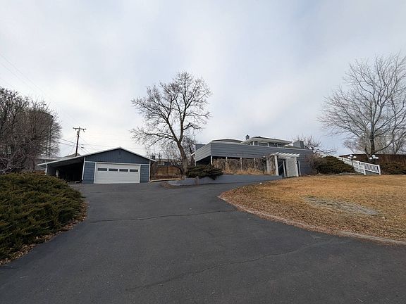 2nd image of 104 N Hilltop Ave