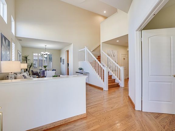 3rd image of 5749 Amberglen St
