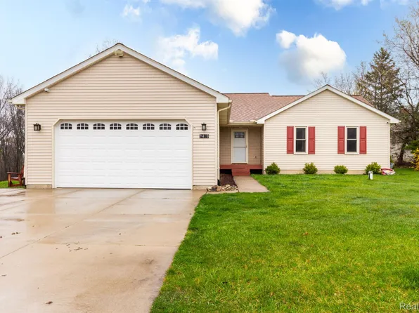 9410 Michigamme Rd, Clarkston, MI 48348