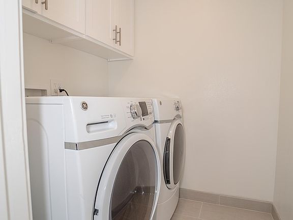 5th image of 2631 S La Salle Ave