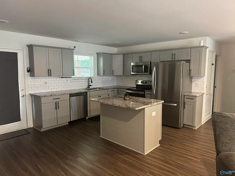 2117 Atkins Dr — Photo 18