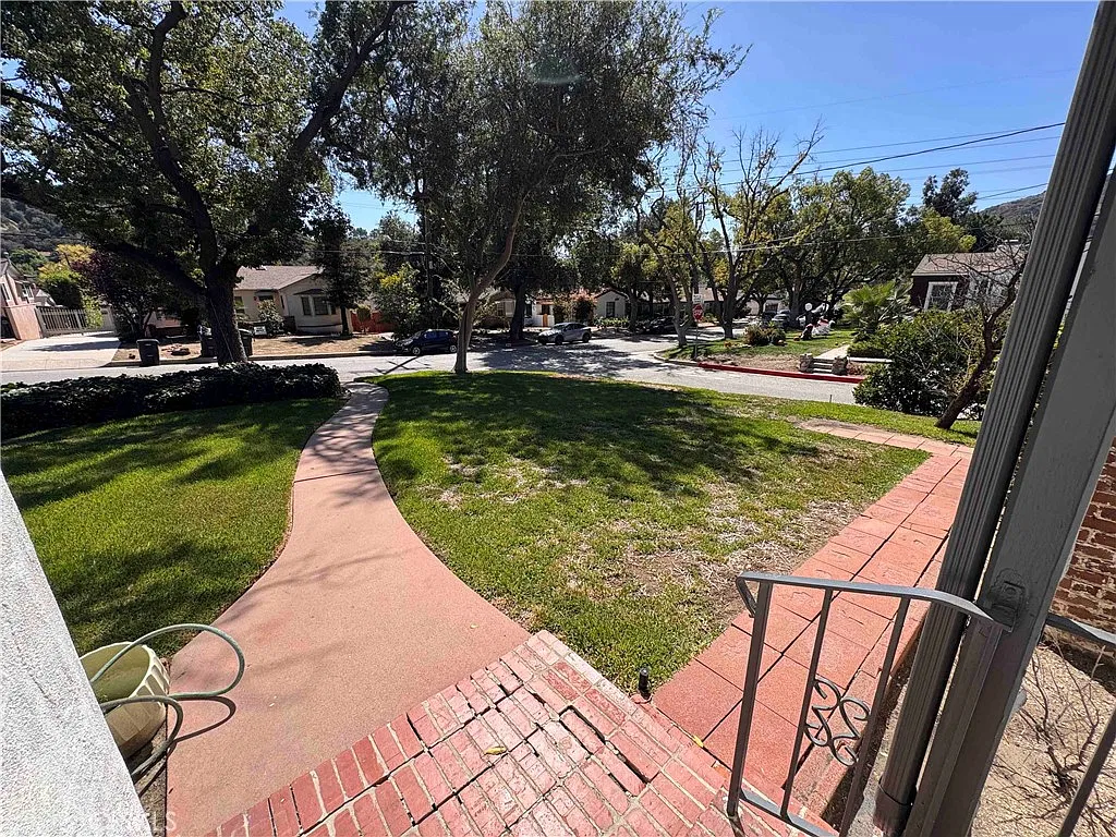 3 bed, 2.5 bath, 1446 sqft, $5,300 — Photo 4