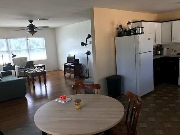 Family room/ dining area/ kitchen