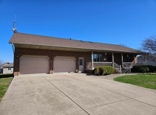 1308 W Carol Dr, Roanoke, IL 61561