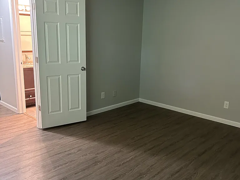 Maplewood Apartments — Photo 5