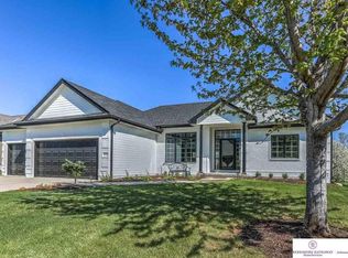 15916 Mary St, Omaha, NE 68116