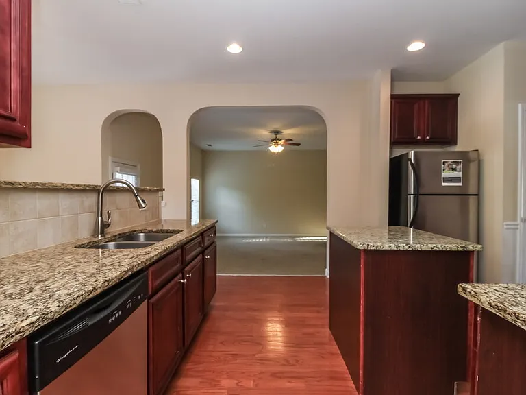 4940 Hopewell Manor Dr — Photo 8