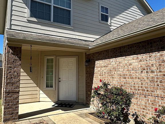 3rd image of 11010 View Pointe Ln